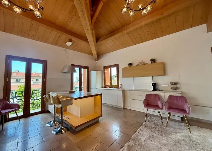 Unique Villa, Pool, Nature & Monaco On Foot فيلة بوزولي