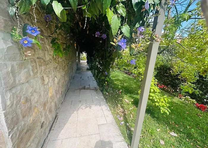 Unique Villa, Pool, Nature & Monaco On Foot فيلة بوزولي